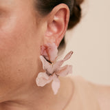 ARETE PETALOS ACRILICO ROSA