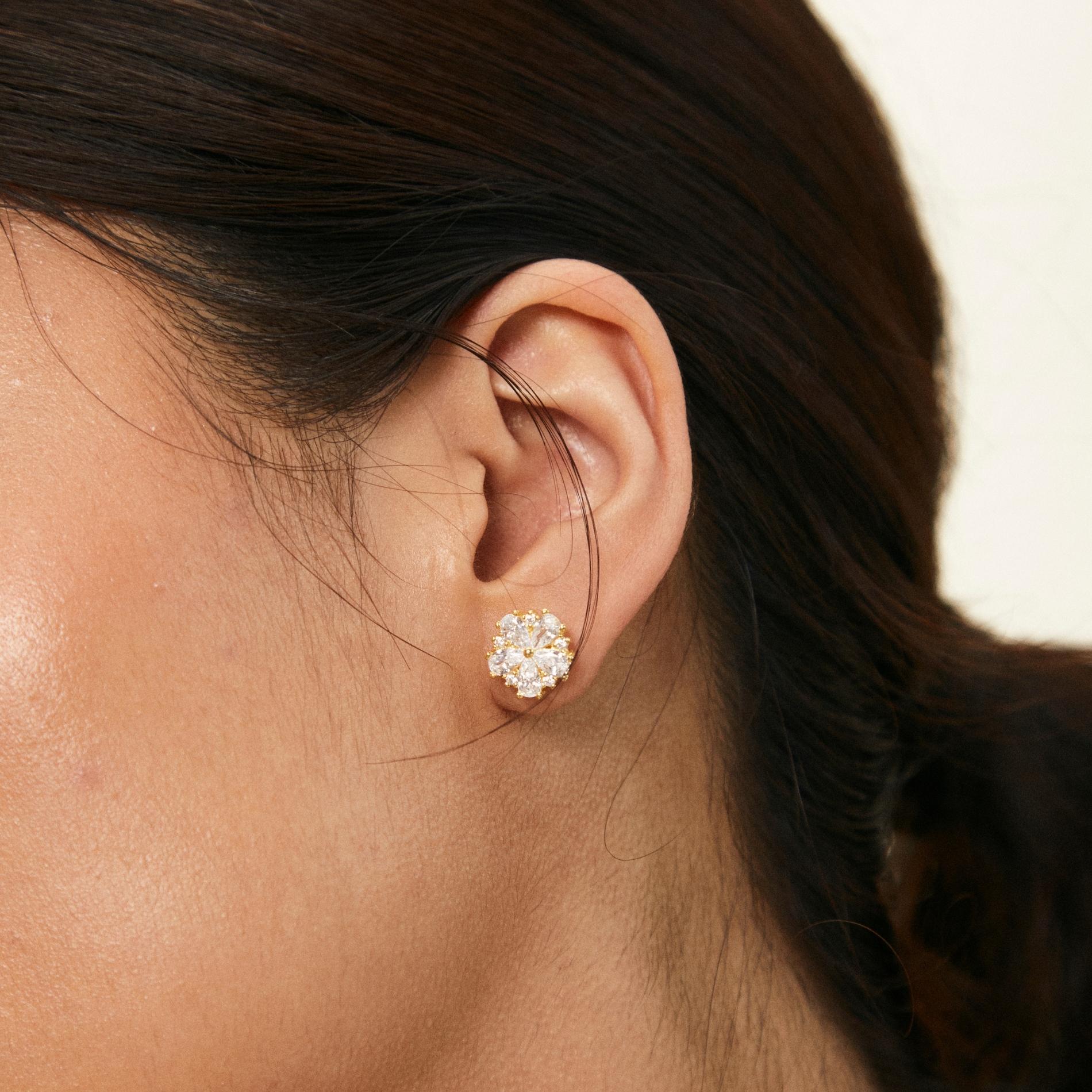 Arete Dhalia cristal gold SOPHIE CROWN
