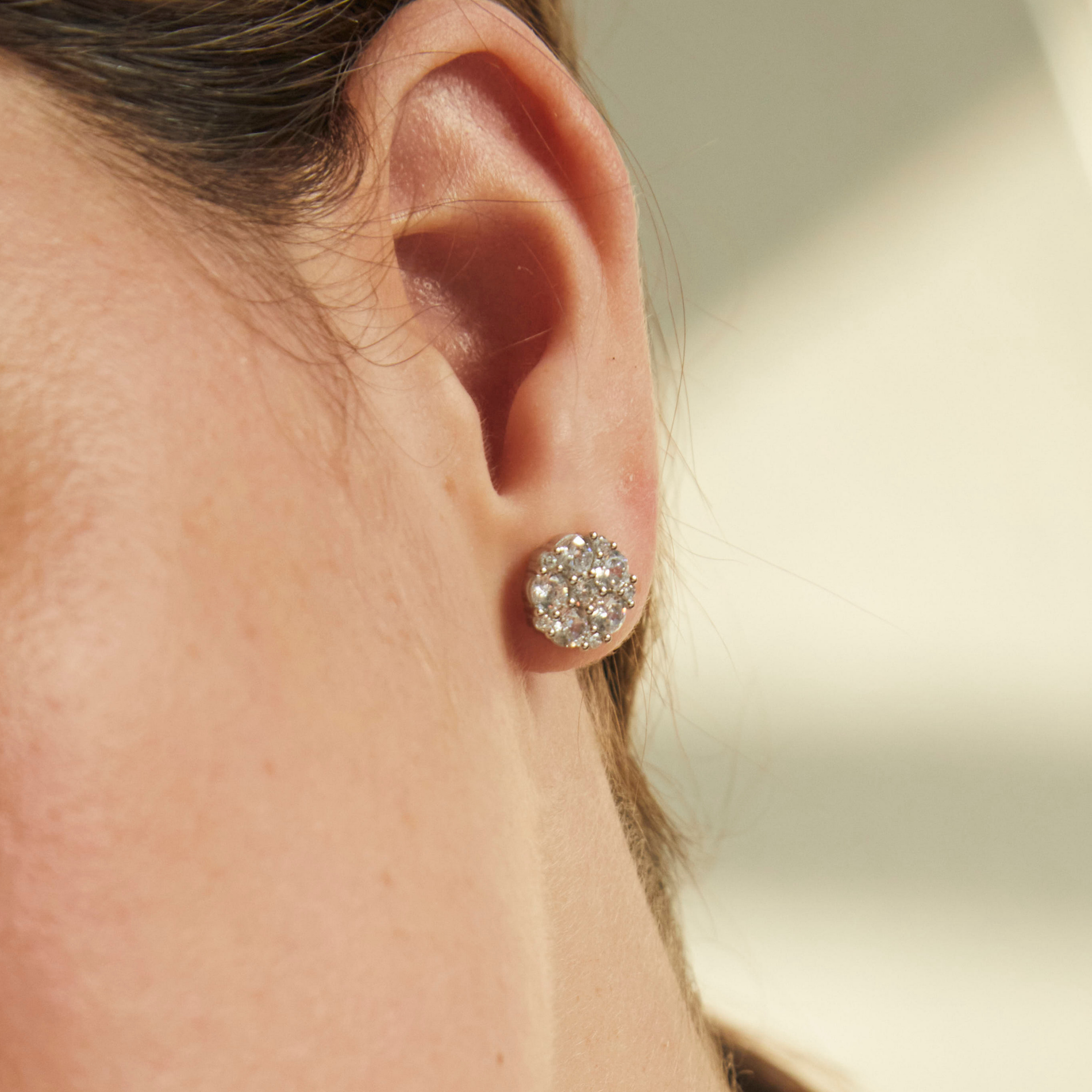 Arete Redondo Cristales SOPHIE CROWN