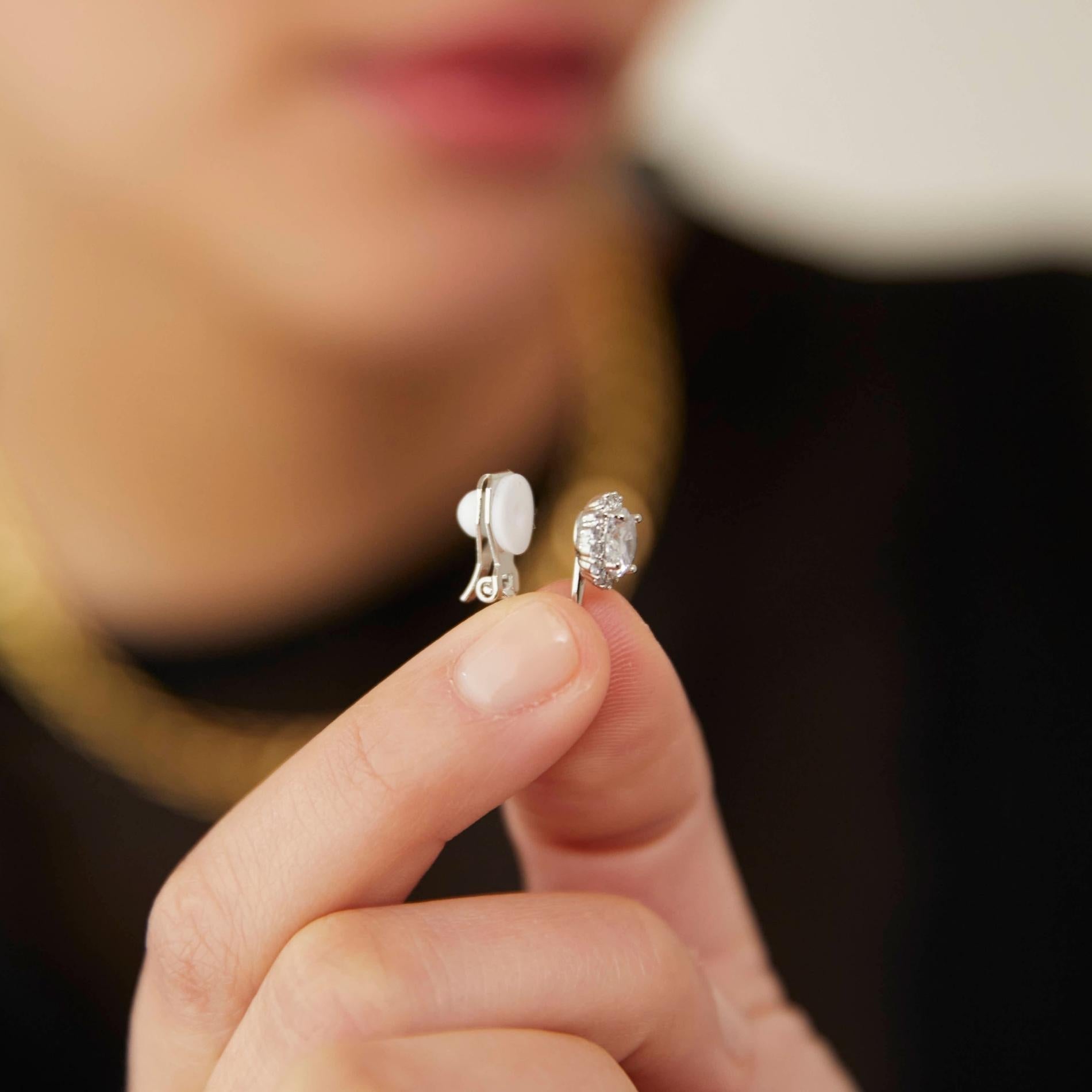 Arete colgante chubby clip SOPHIE CROWN