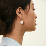 Arete corazón nacar colgante SOPHIE CROWN