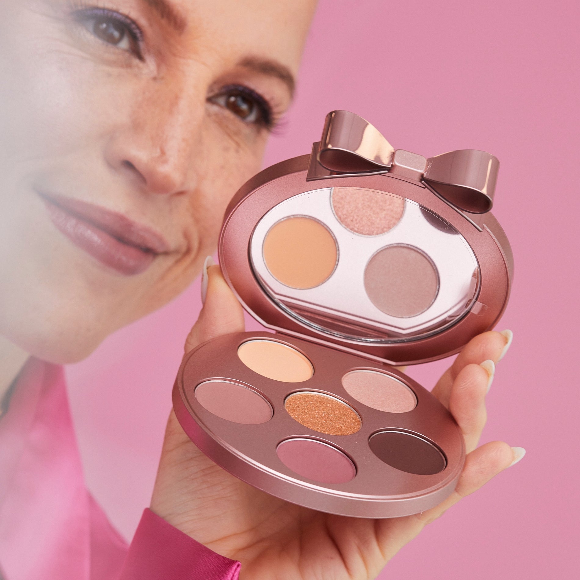 Paleta de sombras love suprises - Elegant season SOPHIE CROWN